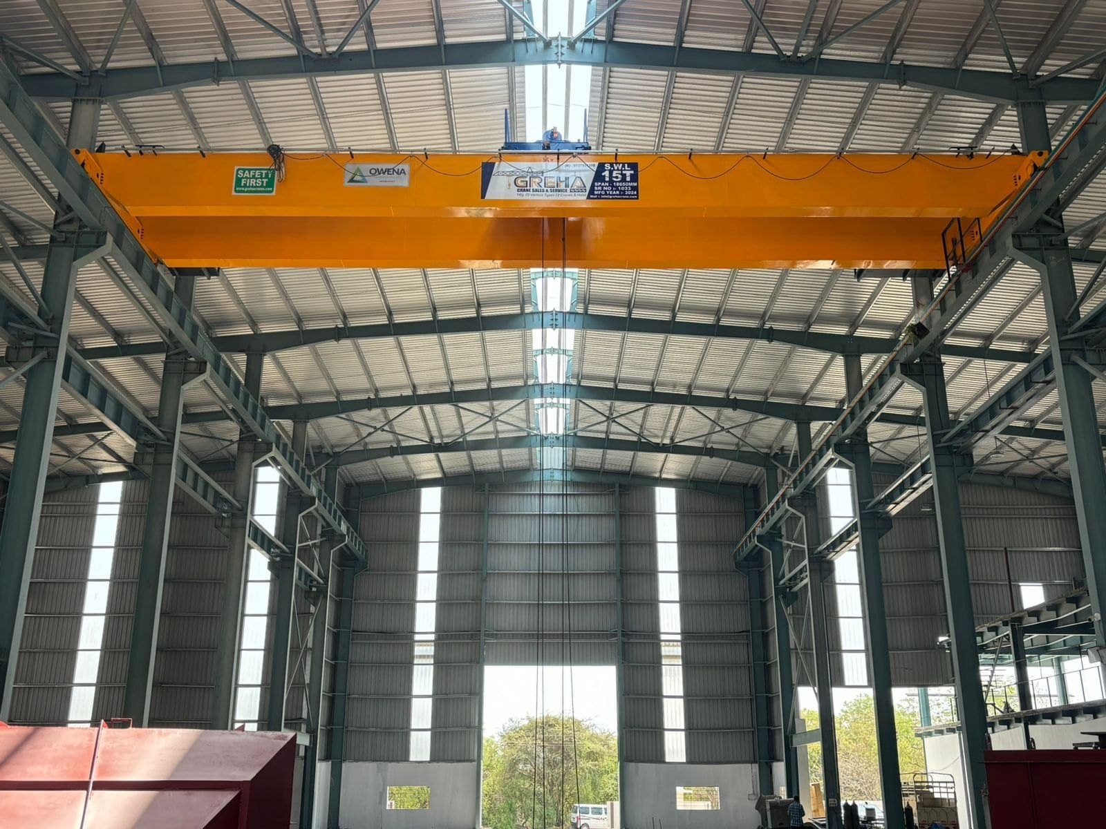 Double-girder overhead bridge crane for heavy industrial lifting